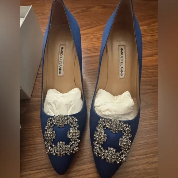 Manolo Blahnik Royal Blue Heels with Crystal Embellishments hangisi 70 - Picture 1 of 4